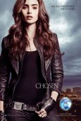 Lily Collins como Clary Fray