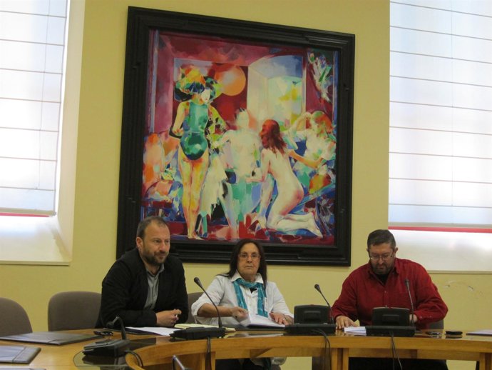 Rueda de prensa de AGE en el Parlamento obre acosos escolar.