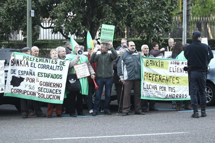 Protesta de afectados por preferentes de Bankia