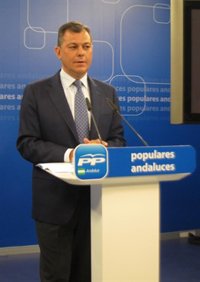 Los alcaldes del PP-A se acogerán al decreto de exclusión social pero esperarán el dinero de la Junta antes de contratar