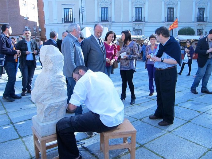 León de la Riva y Cantalapiedra en el Mercado Castellano de Valladolid
