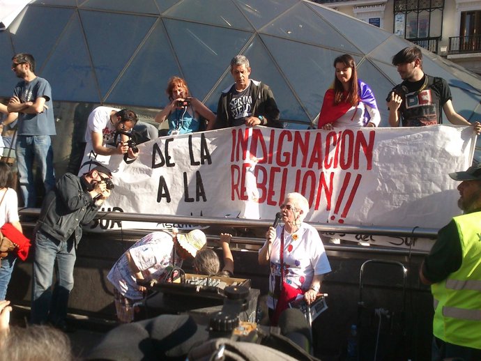 Yayoflautas en la manifestacion del segundo aniversario del 15M