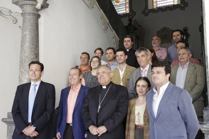 El obispo con los profesionales de los medios de comunicación