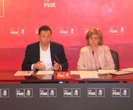 Guillermo Martínez y María Luisa Carcedo