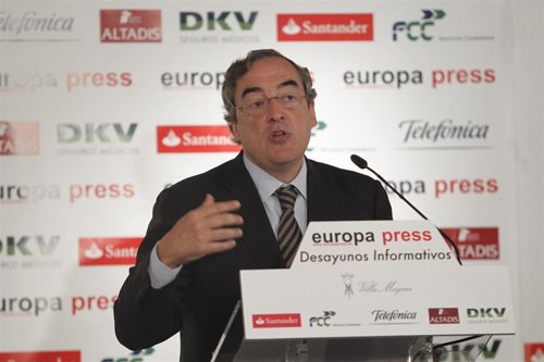 Presidente de la CEOE, Juan Rosell, en los desayunos de Europa Press