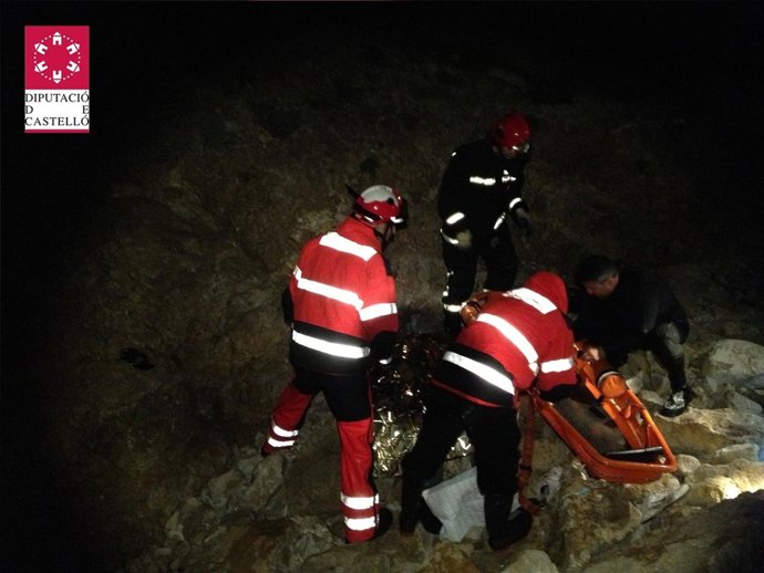 Rescate del cadáver del pescador caído al mar en Peñíscola