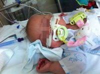 Una familia necesita 150.000 euros para operar de urgencia en Boston a su hija de 9 meses