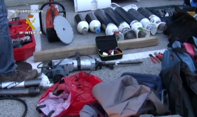 Desarticulado grupo de kosovares dedicado al robo con fuerza en bancos y empresa