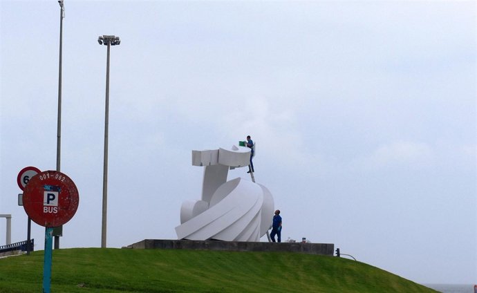 Acondicionamiento de la escultura Lady Harimaguada