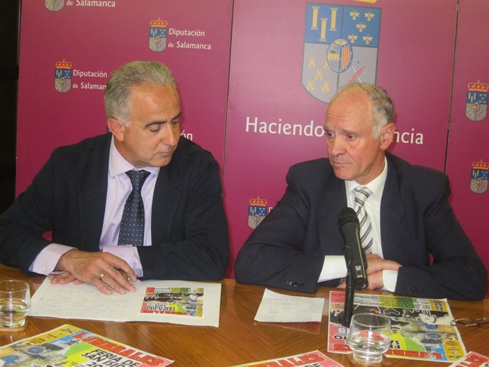  El Alcalde De La Localidad Y El Delegado Del Área De Ferias De La Diputación.