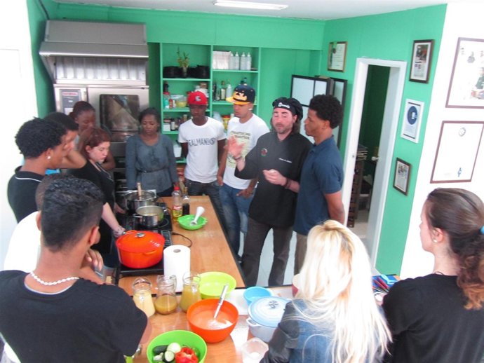 Fundación Barclays y ONG Cesal impulsan la inserción laboral de jóvenes en hoste