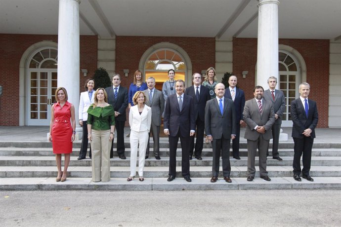 Nuevo Gobierno De Zapatero, Sin Rubalcaba Y Con Camacho Como Ministro Interior
