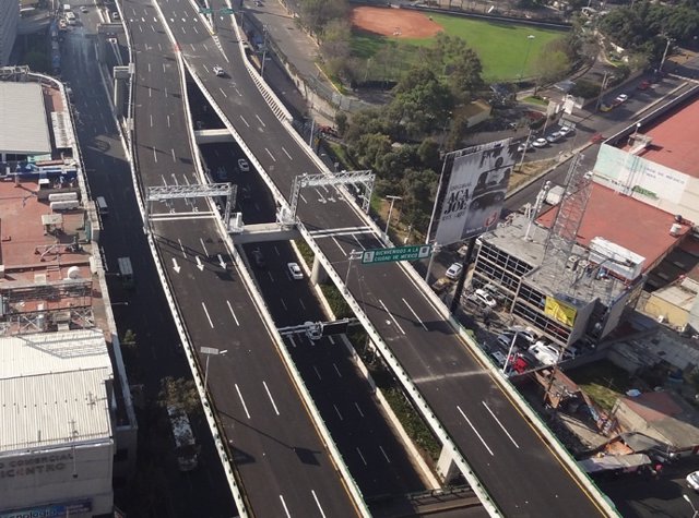 Viaducto elevado de la Autopista Urbana Norte de OHL México