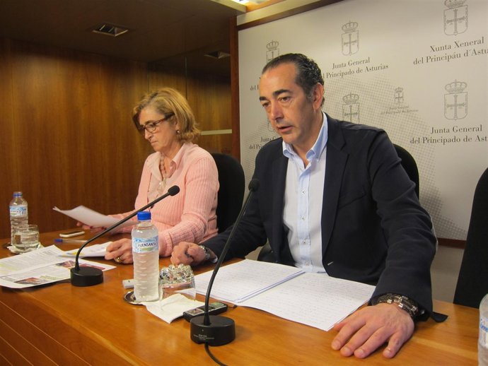 Goñi y Delgado en rueda de prensa.