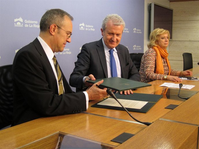 Del Río firma convenio con el Centro Riojano de Madrid