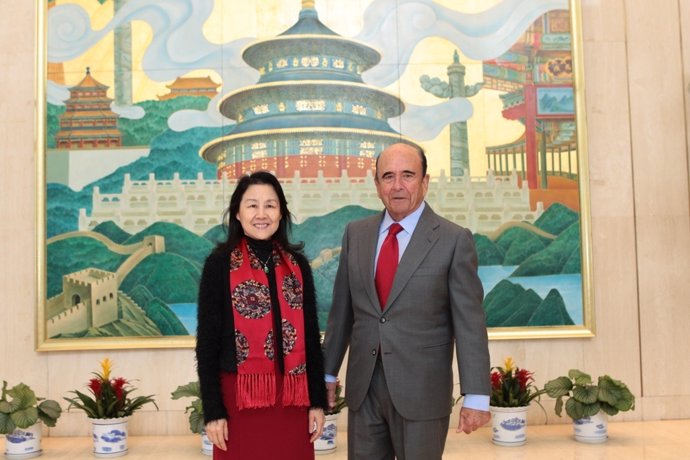 Emilio Botín con la presidenta del Bank of Beijing, Yan Xiaoyan