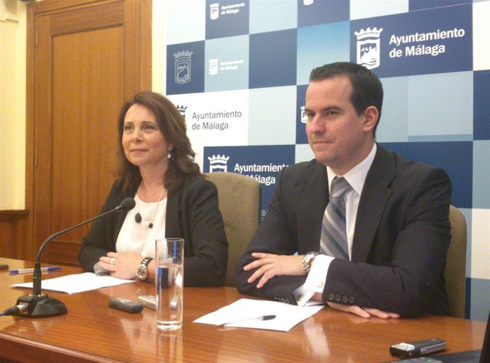 Esther Molina, y el director general de Promoción E Ignacio López malaga
