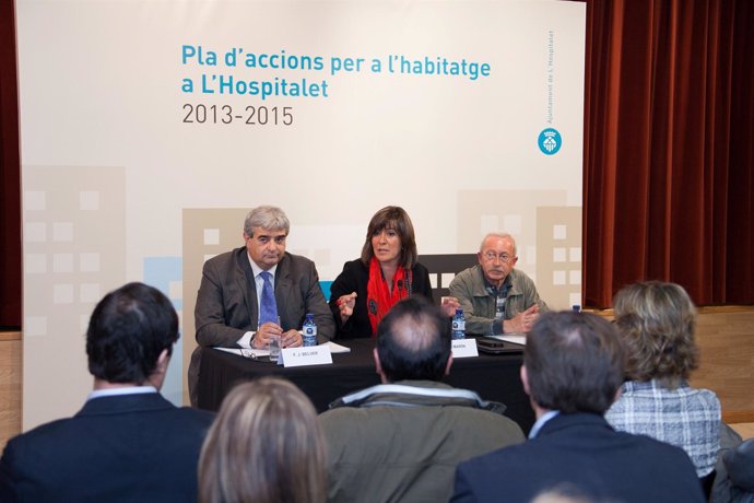 La alcaldesa de L'Hospitalet N.Marín presenta el programa de vivienda