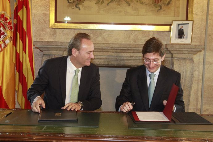 Firma del convenio para becas de Bankia de FP Dual