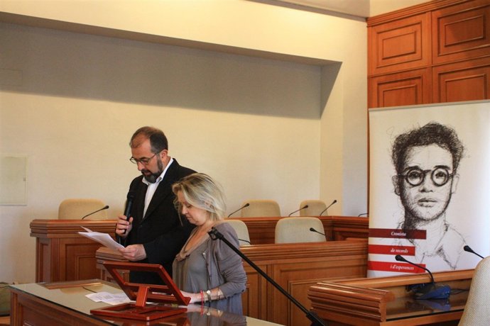 Acto de homenaje a Estellés celebrado en Burjassot