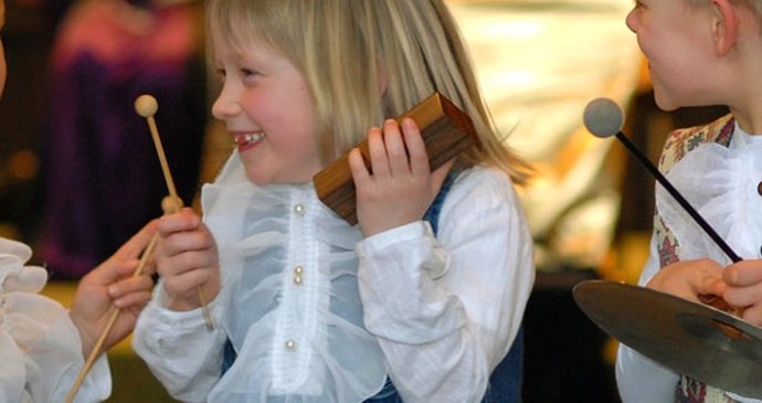 Imagen de recurso de niños e instrumentos