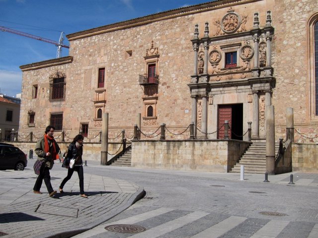 Exteriores Del Colegio Arzobispo Fonseca 