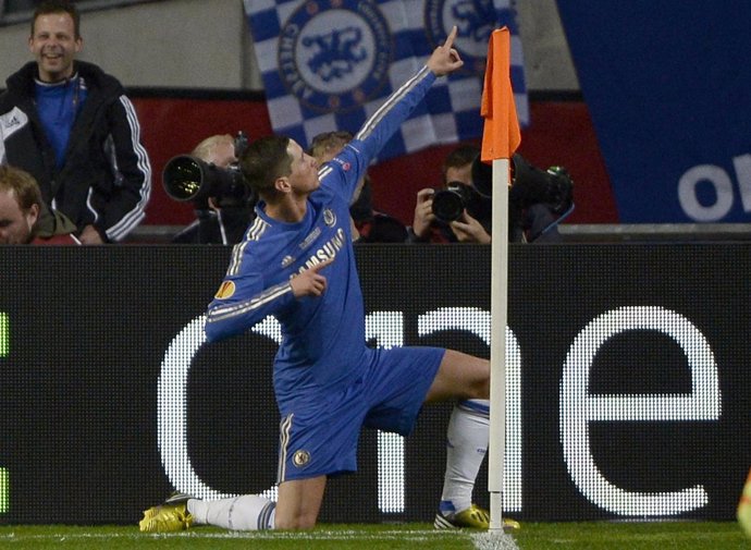 Fernando Torres celebra su gol en la final de la Europa League