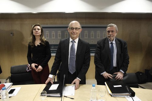 Montoro, Currás, Beteta y grupo en el Consejo de Política Fiscal y Financiera