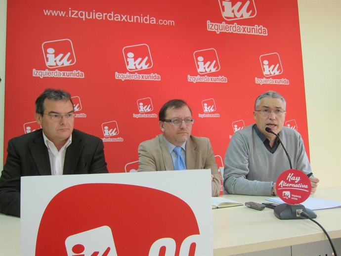Pela izquierda, González, Iglesias y Orviz, en rueda prensa.