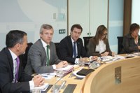 (AV.Feijóo confía en una "solución común" para el déficit, pero exige "criterios económicos, no políticos"