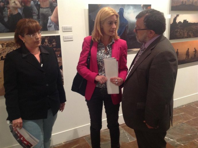 Cifuentes junto a Montserrat Reyes hoy