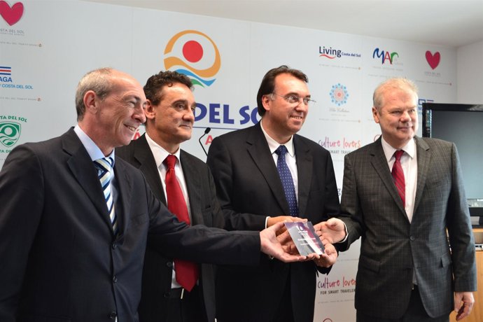 Antonio Aranda, Ovidio Zapico, Bernal y Lizarza tiempo compartido costa del sol 