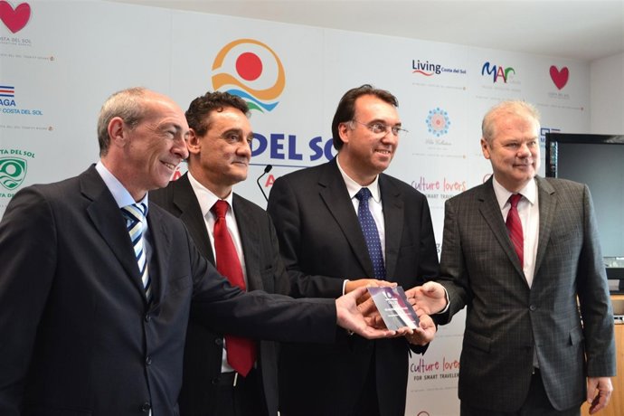 Antonio Aranda, Ovidio Zapico, Bernal y Lizarza tiempo compartido costa del sol 