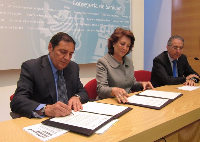 Sáez Aguado y Oriol firman el convenio de colaboración