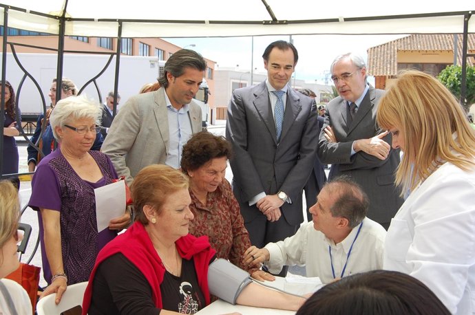 Llombart asiste a la celebración del Día del Corazón en El Puig. 