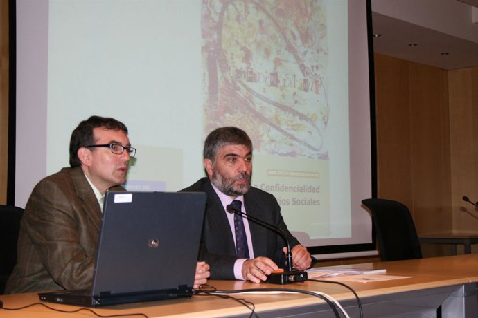 Braña (derecha) y Martínez, durante la presentación.