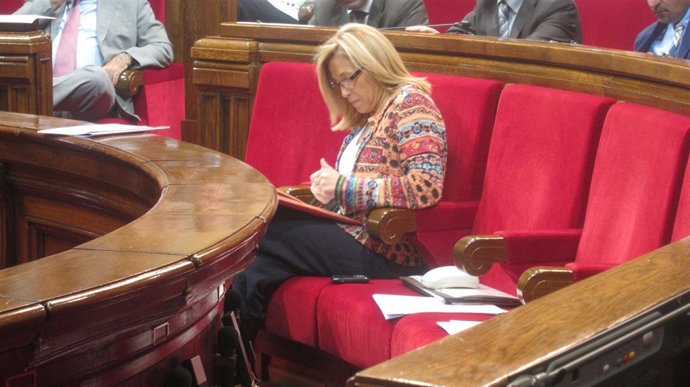 Joana Ortega, En El Pleno Del Parlament