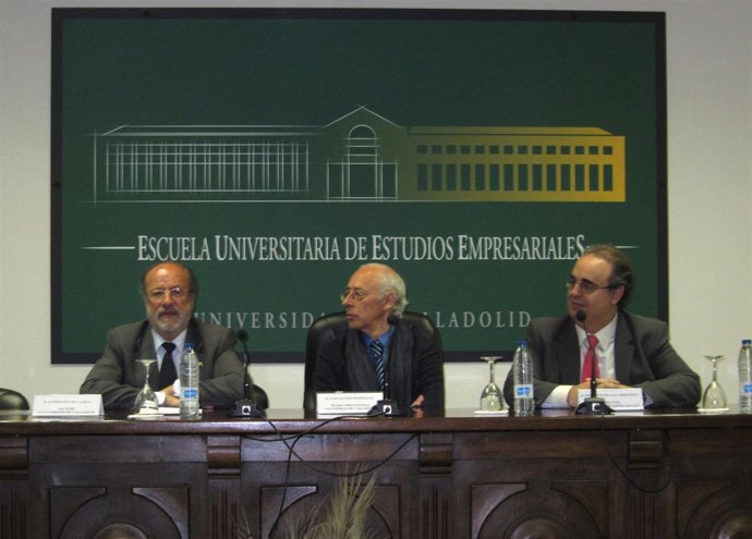 León de la Riva, Luis Antonio Santos y Salvador Insúa