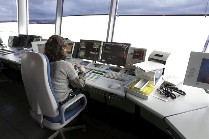 Torre De Control, Controladores Aéreos