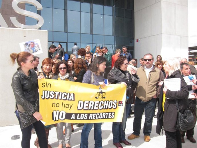 Protestas de trabajadores de Justicia en Gijón