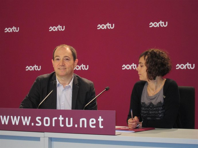 Pernando Barrena y Amaia Izko