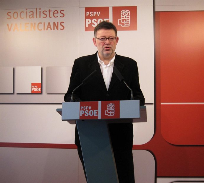 Ximo Puig en una rueda de prensa