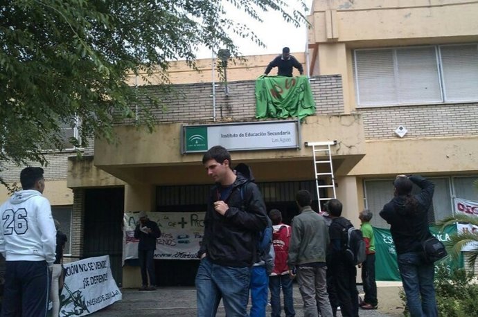 Encierro de interinos en el IES 'Las Aguas' de Sevilla