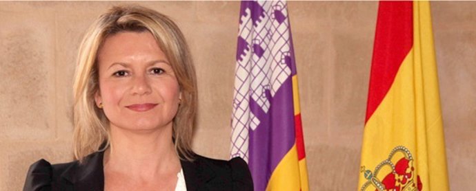 La consellera de Administraciones Públicas y portavoz del Govern, Núria Rieraiii