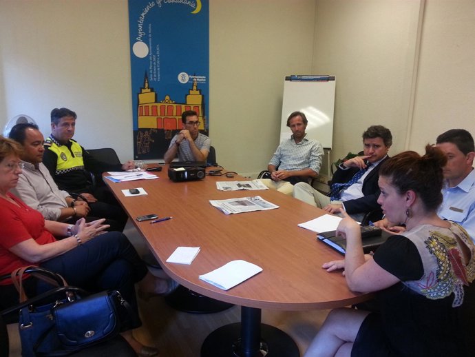 El Ayuntamiento y la Asociación 'Un mundo 10'.