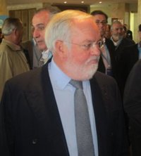 Arias Cañete señala que el Gobierno está a la espera de la contestación de Europa para aprobar la nueva norma del ibéric