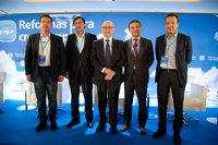 Manzano destaca que en Extremadura la administración está al "servicio" de los ciudadanos y no al revés