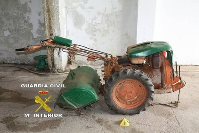 Vehículo agrario recuperado por la Guardia Civil