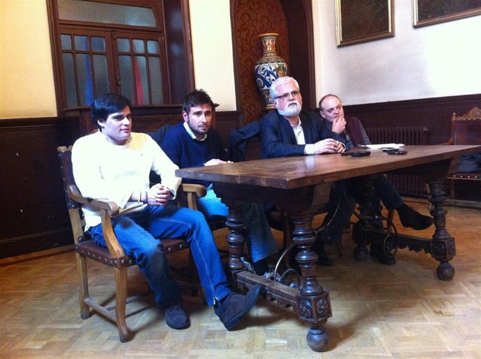 Representantes del Movimiento Cinco Estrellas y de la Asociación DRY