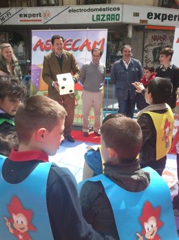 Pablo Cavero visita la carpa de Asivecam